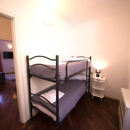 Apartment Queen Of The *